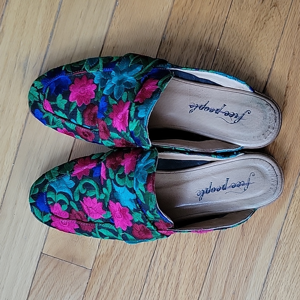 Fabulous FREE PEOPLE Mules